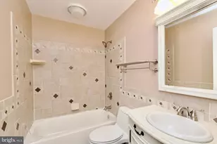 6211 Glenshire Row, Alexandria, VA 22315 - Photo 27