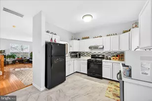 14200 Beddingfield Way, Centreville, VA 20121 - Photo 17