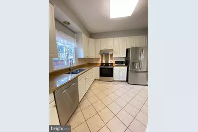 8118 Madrillon Springs Lane, Vienna, VA 22182 - Photo 7