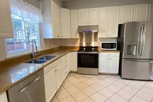 8118 Madrillon Springs Ln, Vienna, VA 22182 - Photo 7