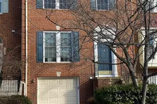 8118 Madrillon Springs Ln, Vienna, VA 22182 - Photo 3