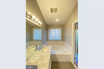 8118 Madrillon Springs Lane, Vienna, VA 22182 - Photo 17