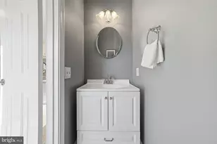 3715 Hampton Ct, Alexandria, VA 22306 - Photo 9