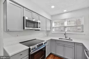 12101 Green Leaf Ct, Fairfax, VA 22033 - Photo 13