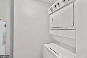 12101 Green Leaf Ct, Fairfax, VA 22033 - Photo 15