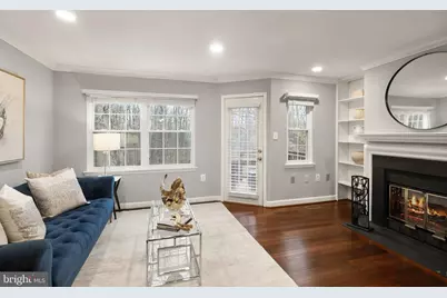 5716 Evergreen Knoll Court, Alexandria, VA 22303 - Photo 9