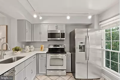 5716 Evergreen Knoll Court, Alexandria, VA 22303 - Photo 3