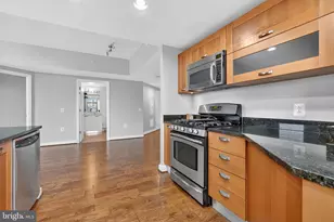 2451 Midtown Ave, Alexandria, VA 22303 - Photo 11