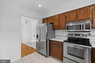 2146 Golf Course Dr, Reston, VA 20191 - Photo 9