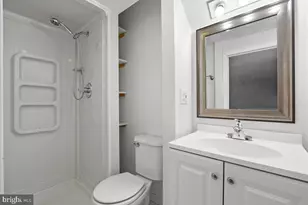 2146 Golf Course Dr, Reston, VA 20191 - Photo 23