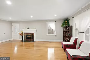 2928 Hunter Rd, Fairfax, VA 22031 - Photo 13