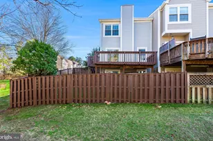 5661 Thorndyke Ct, Centreville, VA 20120 - Photo 3