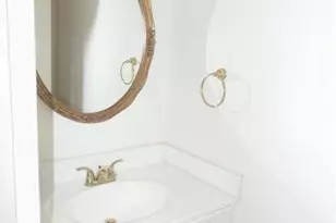 3699 Persimmon Cir, Fairfax, VA 22031 - Photo 15