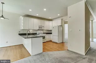 122 Shepherdson Ln NE, Vienna, VA 22180 - Photo 11