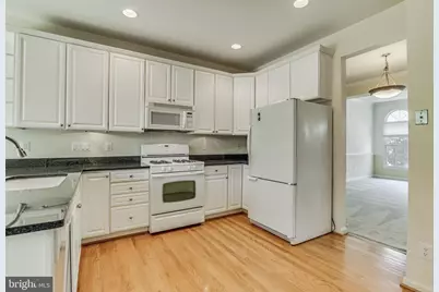 122 Shepherdson Lane NE, Vienna, VA 22180 - Photo 9