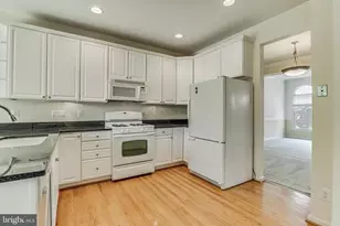 122 Shepherdson Ln NE, Vienna, VA 22180 - Photo 9