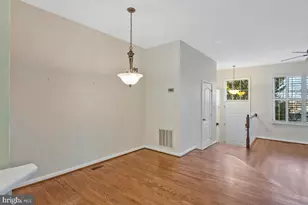 12025 Edgemere Cir, Reston, VA 20190 - Photo 7