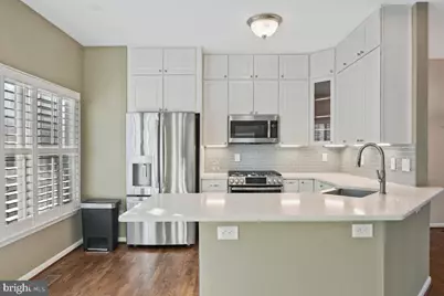 12025 Edgemere Circle, Reston, VA 20190 - Photo 9