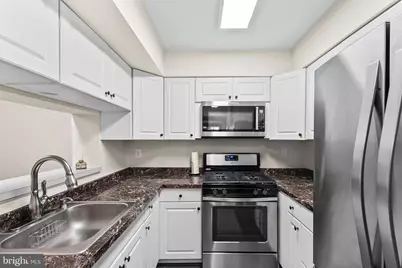 5915 Havener House Way, Centreville, VA 20120 - Photo 13