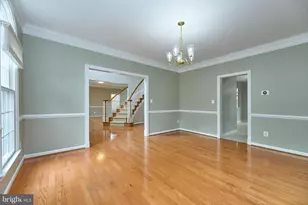 2859 Cherry Branch Ln, Herndon, VA 20171 - Photo 9