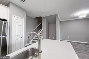 11319 Aristotle Dr, Fairfax, VA 22030 - Photo 7