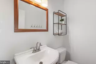 6641 Wakefield Dr, Alexandria, VA 22307 - Photo 15