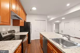 7202 Pine Dr, Annandale, VA 22003 - Photo 9