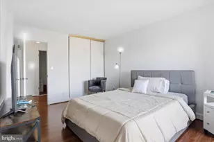 8340 Greensboro Dr, McLean, VA 22102 - Photo 19