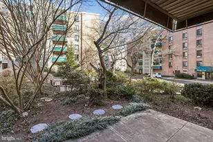 6147 Leesburg Pike, Falls Church, VA 22041 - Photo 17