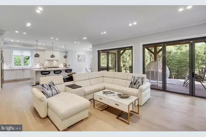 9604 Pembroke Place, Vienna, VA 22182 - Photo 11