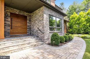 9604 Pembroke Pl, Vienna, VA 22182 - Photo 3