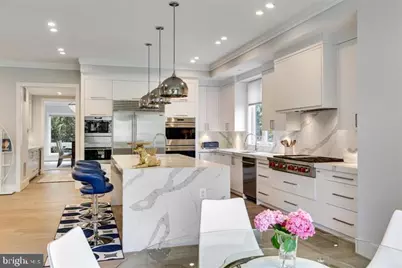 9604 Pembroke Place, Vienna, VA 22182 - Photo 19