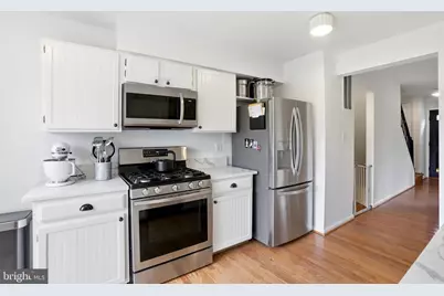 5734 Edgewater Oak Court, Burke, VA 22015 - Photo 9