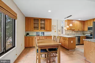 10518 Acacia Ln, Fairfax, VA 22032 - Photo 11