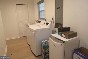 9530 Ashbourn Dr, Burke, VA 22015 - Photo 15