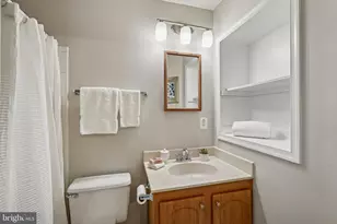 11931 Sentinel Point Ct, Reston, VA 20191 - Photo 13