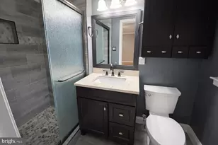 8100 Langbrook Rd, Springfield, VA 22152 - Photo 15