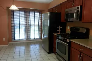 12002 Lisa Marie Ct, Fairfax, VA 22033 - Photo 3