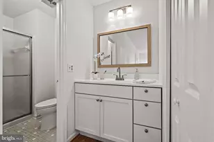 9637 Scotch Haven Dr, Vienna, VA 22181 - Photo 33