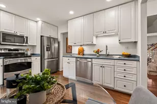 9637 Scotch Haven Dr, Vienna, VA 22181 - Photo 7