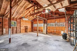 2627 Five Oaks Rd, Vienna, VA 22181 - Photo 39