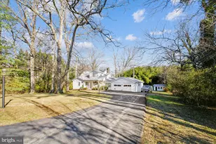 2627 Five Oaks Rd, Vienna, VA 22181 - Photo 3