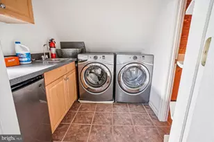 2627 Five Oaks Rd, Vienna, VA 22181 - Photo 53