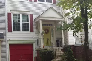 12249 Wye Oak Commons Cir, Burke, VA 22015 - Photo 3