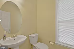 2388 Dakota Lakes Dr, Herndon, VA 20171 - Photo 11