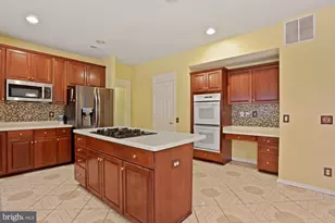 2388 Dakota Lakes Dr, Herndon, VA 20171 - Photo 23