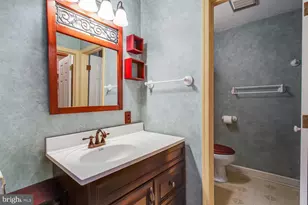 12225 Tall Pines Ct, Fairfax, VA 22030 - Photo 29