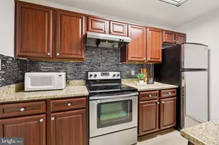 12152 Penderview Terrace, Fairfax, VA 22033 - Photo 13
