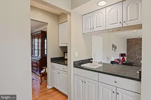 2707 Glencroft Rd, Vienna, VA 22181 - Photo 17