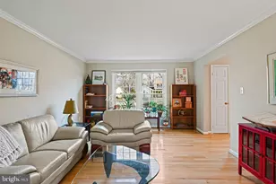 2707 Glencroft Rd, Vienna, VA 22181 - Photo 9